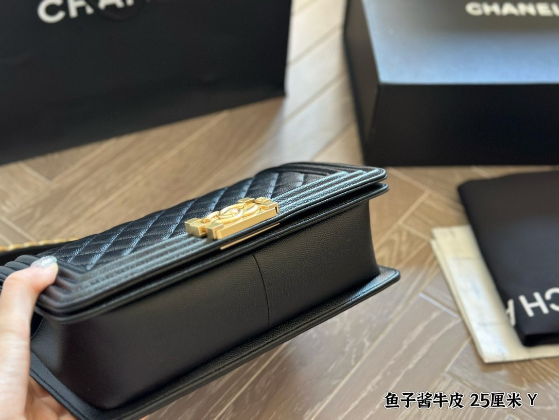 [등급별 가격문의] 샤넬 르보이 블랙 미디엄
