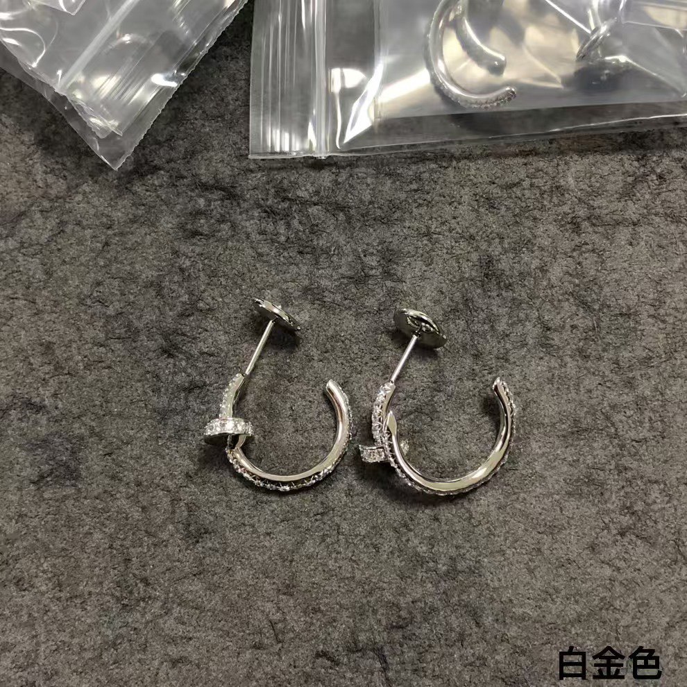[하이엔드 미러급] 까르띠에 큐빅 스몰 못 귀걸이 [가격 색상 사이즈 문의]