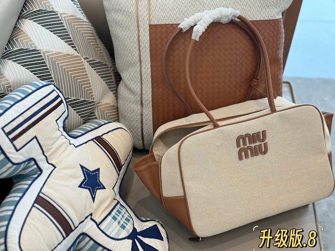 [등급별 가격문의] 미우미우 볼링백